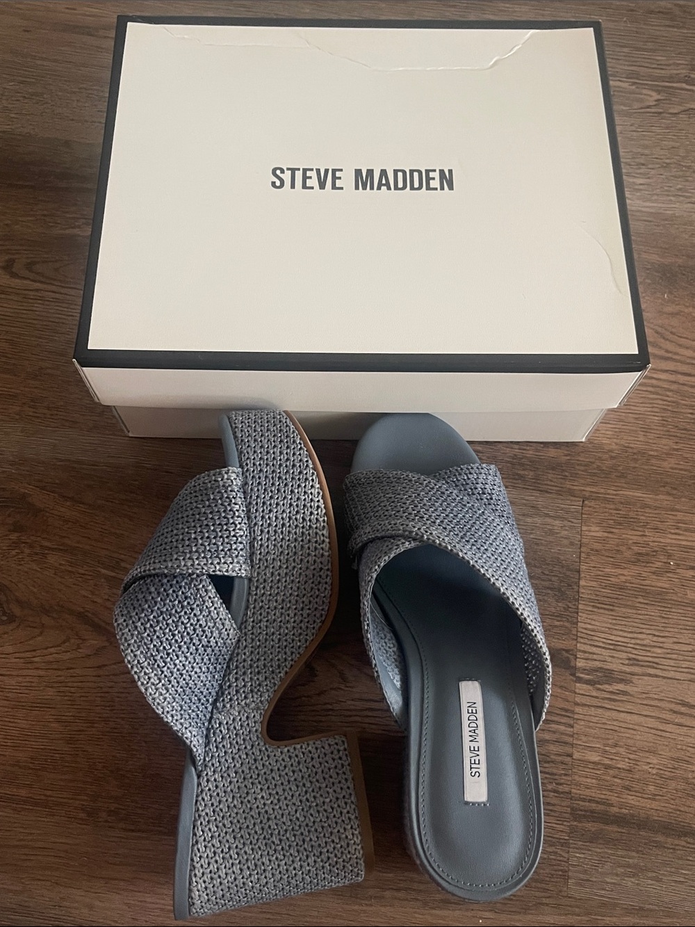 Steve Madden Woven Crisscross Block Heel Slides in box Size 7.5
